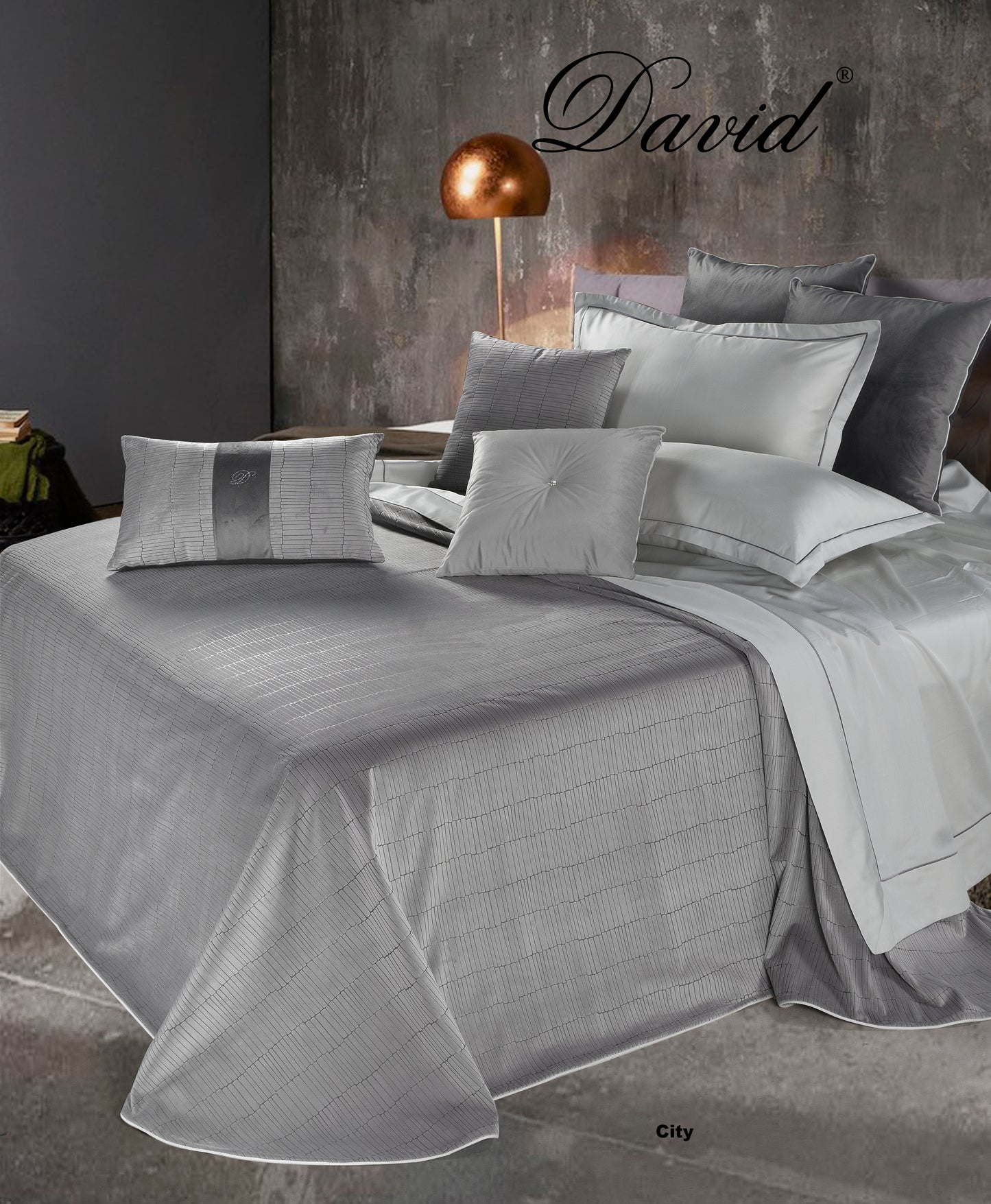 CUSCINI CITY by David Home il Corredo Lamezia Terme Nicastro Cuscini arredo lusso Passamanerie e pizzi Catanzaro per un'eleganza esclusiva. Soffice comfort con Swarovski ricamati. Sposa lusso e raffinatezza Calabria Sposa Arredo Casa