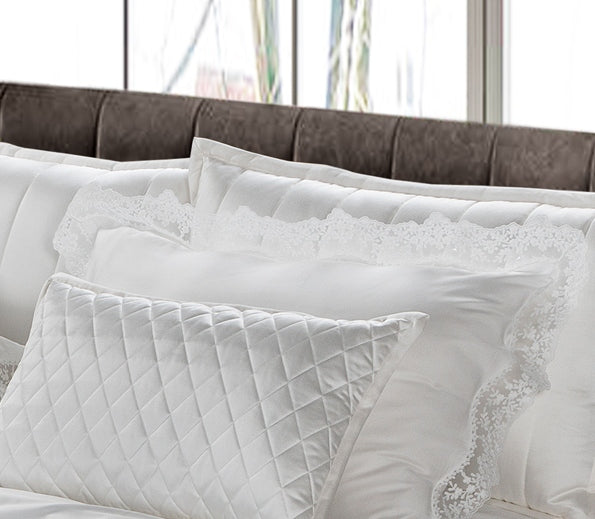CUSCINI CHARM by David Home il Corredo Lamezia Terme Nicastro Cuscini arredo lusso Passamanerie e pizzi Catanzaro per un'eleganza esclusiva. Soffice comfort con Swarovski ricamati. Sposa lusso e raffinatezza Calabria Sposa