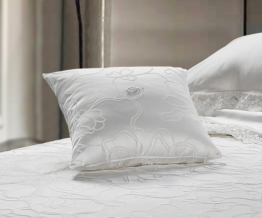 CUSCINI CHARM by David Home il Corredo Lamezia Terme Nicastro Cuscini arredo lusso Passamanerie e pizzi Catanzaro per un'eleganza esclusiva. Soffice comfort con Swarovski ricamati. Sposa lusso e raffinatezza Calabria Sposa
