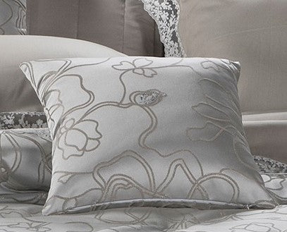 CUSCINI CHARM by David Home il Corredo Lamezia Terme Nicastro Cuscini arredo lusso Passamanerie e pizzi Catanzaro per un'eleganza esclusiva. Soffice comfort con Swarovski ricamati. Sposa lusso e raffinatezza Calabria Sposa
