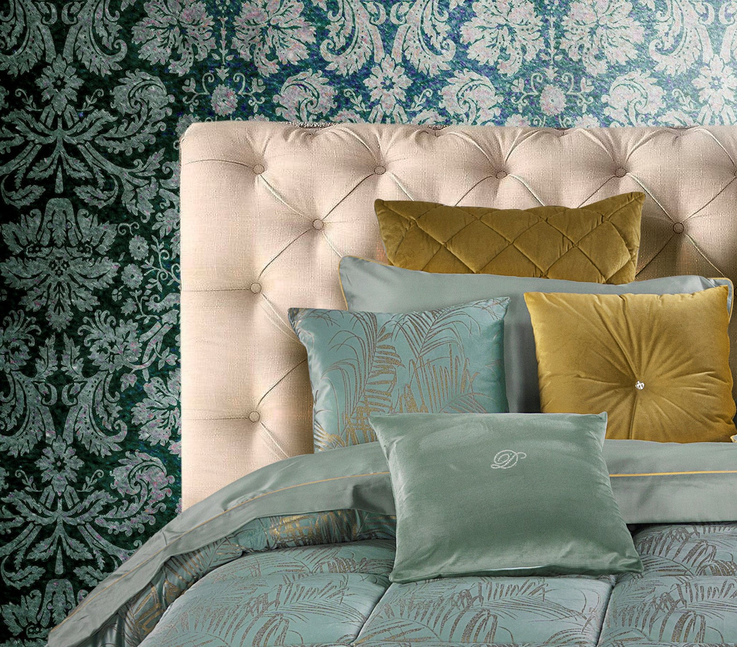 CUSCINI FIABA by David Home il Corredo Lamezia Terme Nicastro Cuscini arredo lusso Passamanerie e pizzi Catanzaro per un'eleganza esclusiva. Soffice comfort con Swarovski ricamati. Sposa lusso e raffinatezza Calabria Sposa Arredo Casa