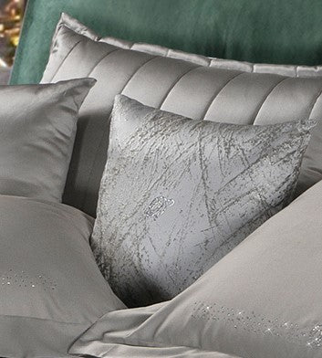 CUSCINI STELLA by David Home il Corredo Lamezia Terme Nicastro Cuscini arredo lusso Passamanerie e pizzi Catanzaro per un'eleganza esclusiva. Soffice comfort con Swarovski ricamati. Sposa lusso e raffinatezza Calabria Sposa Arredo Casa