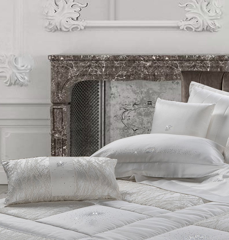 CUSCINI STELLA by David Home il Corredo Lamezia Terme Nicastro Cuscini arredo lusso Passamanerie e pizzi Catanzaro per un'eleganza esclusiva. Soffice comfort con Swarovski ricamati. Sposa lusso e raffinatezza Calabria Sposa Arredo Casa
