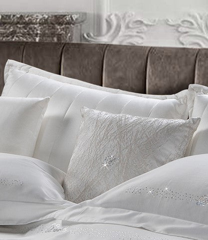 CUSCINI STELLA by David Home il Corredo Lamezia Terme Nicastro Cuscini arredo lusso Passamanerie e pizzi Catanzaro per un'eleganza esclusiva. Soffice comfort con Swarovski ricamati. Sposa lusso e raffinatezza Calabria Sposa Arredo Casa
