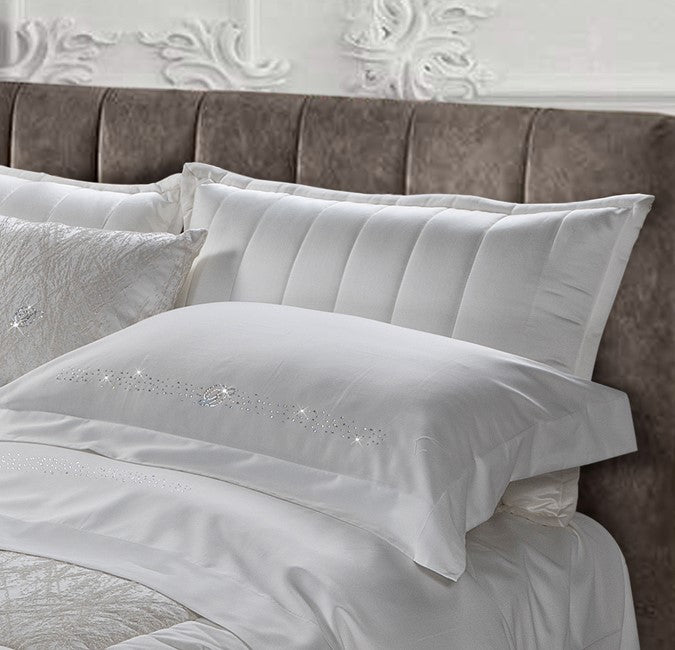 CUSCINI STELLA by David Home il Corredo Lamezia Terme Nicastro Cuscini arredo lusso Passamanerie e pizzi Catanzaro per un'eleganza esclusiva. Soffice comfort con Swarovski ricamati. Sposa lusso e raffinatezza Calabria Sposa Arredo Casa