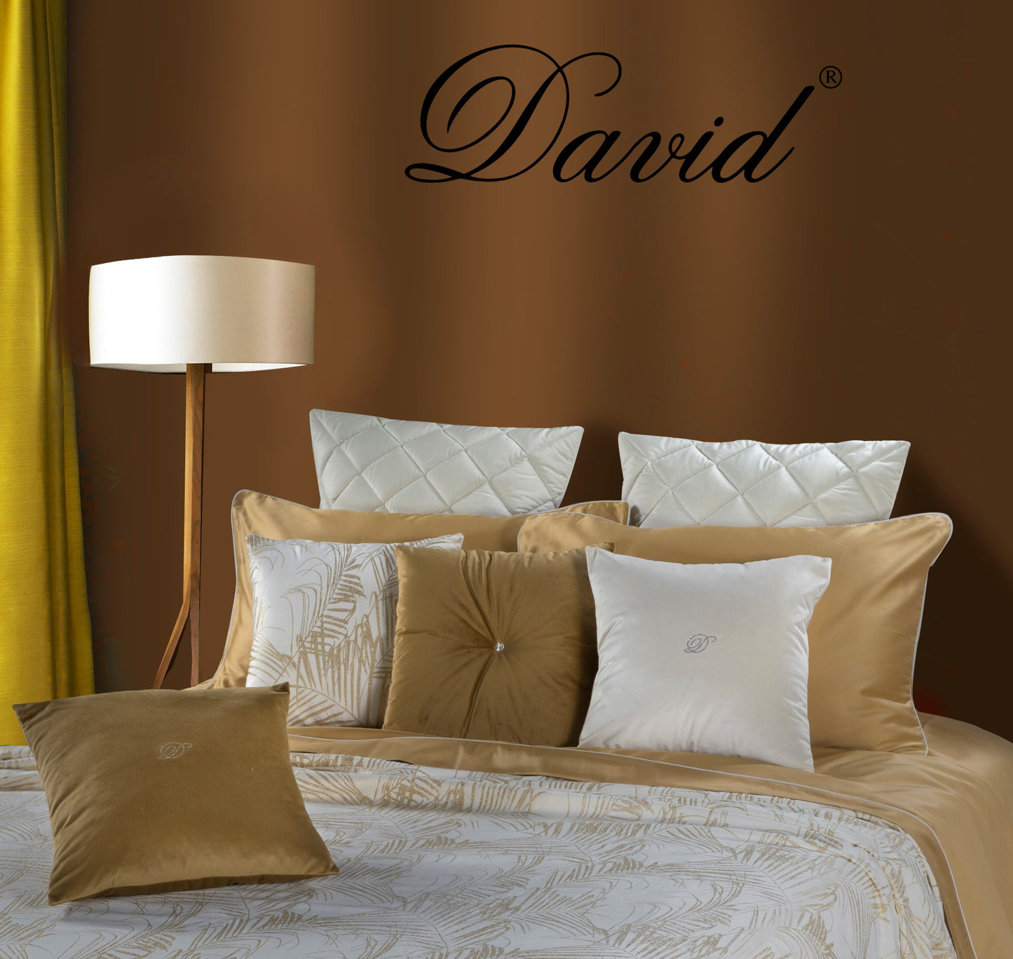 CUSCINI FIABA by David Home il Corredo Lamezia Terme Nicastro Cuscini arredo lusso Passamanerie e pizzi Catanzaro per un'eleganza esclusiva. Soffice comfort con Swarovski ricamati. Sposa lusso e raffinatezza Calabria Sposa Arredo Casa